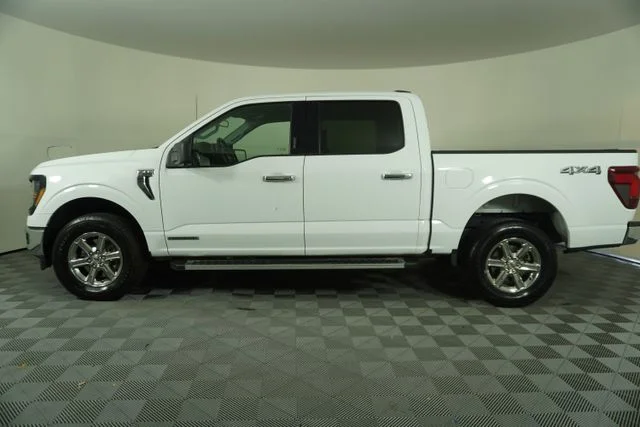 Used 2024 White Ford XLT image 4