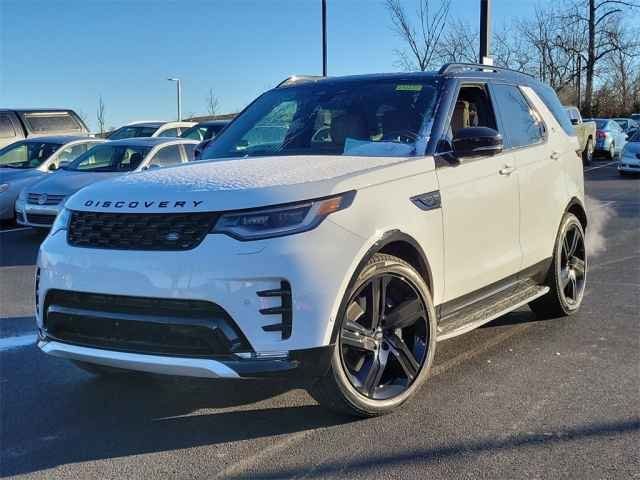 Used 2025 White Land Rover Dynamic se image 39