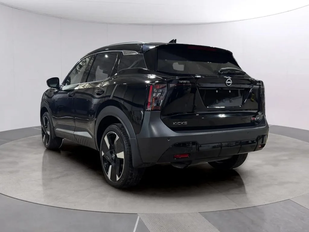 Certified Used 2025 Super Black Nissan SR image 5