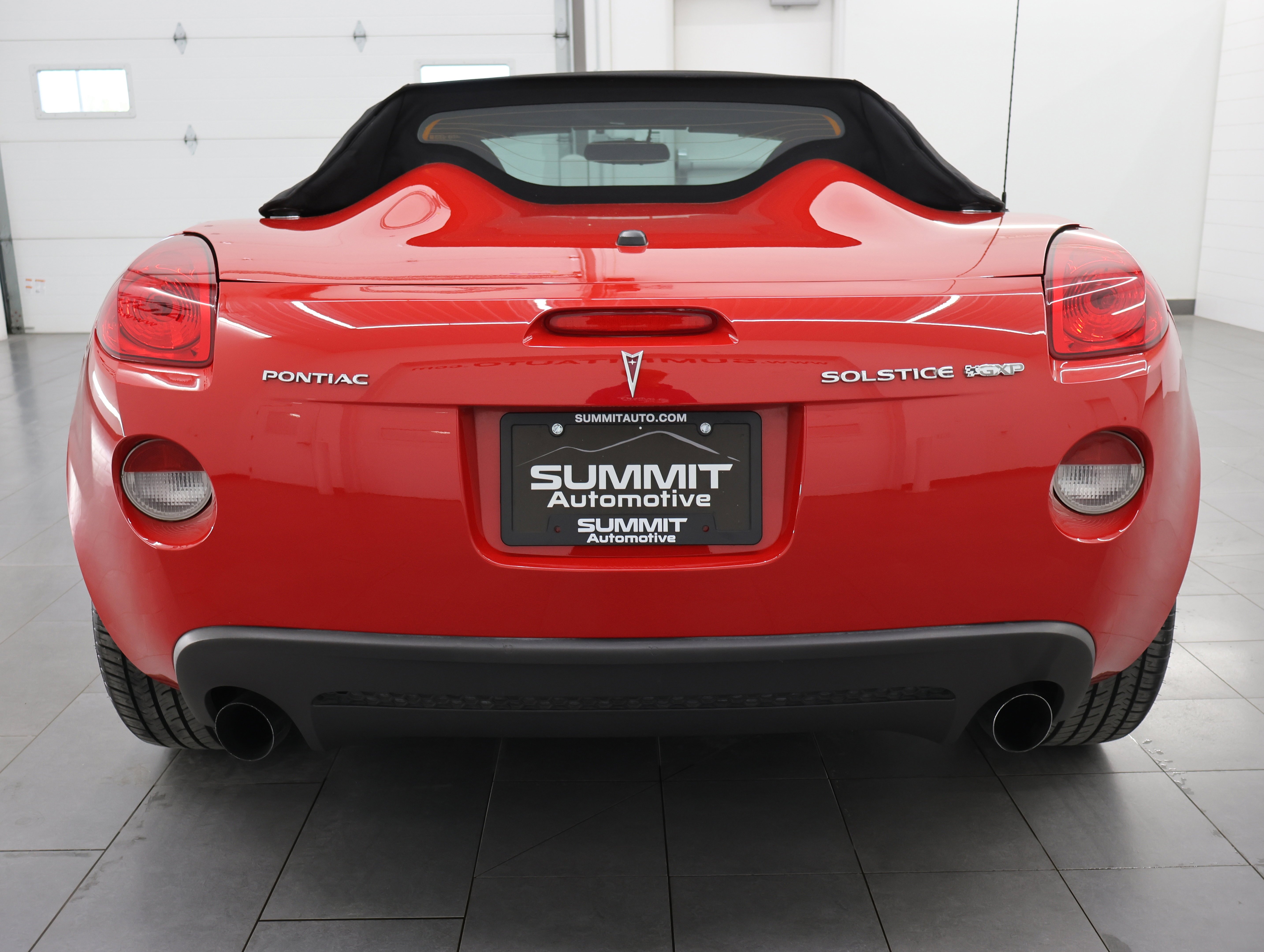 Used 2007 Aggressive (Victory Red) Pontiac GXP Convertible: GXP-CONVERTIBLE-5 SPEED STICK-BLACK LEATHER-LIKE NEW TIRES image 24