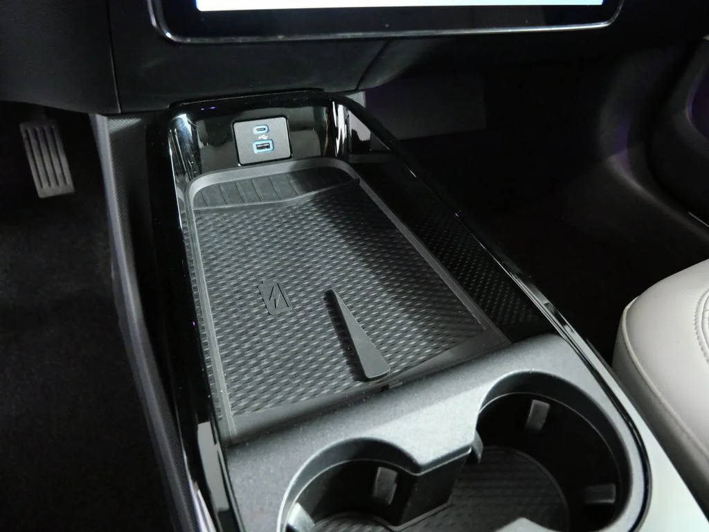 Used 2022 White Ford Premium image 22