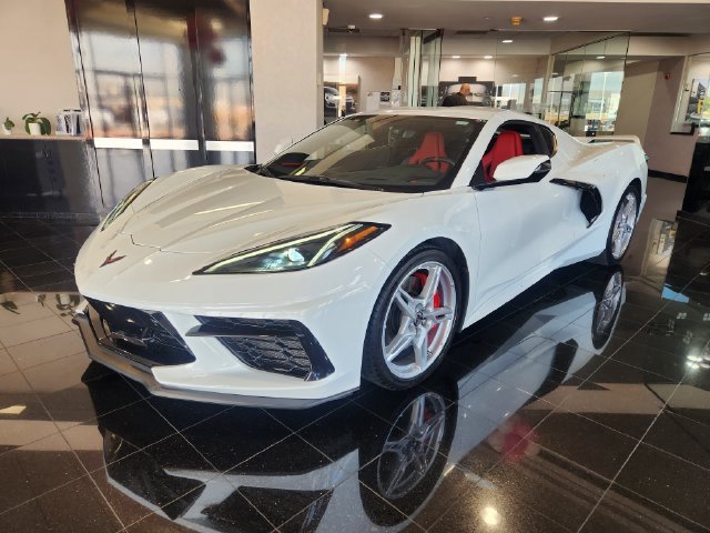 Used 2020 ARCTIC WHITE Chevrolet 2LT image 10