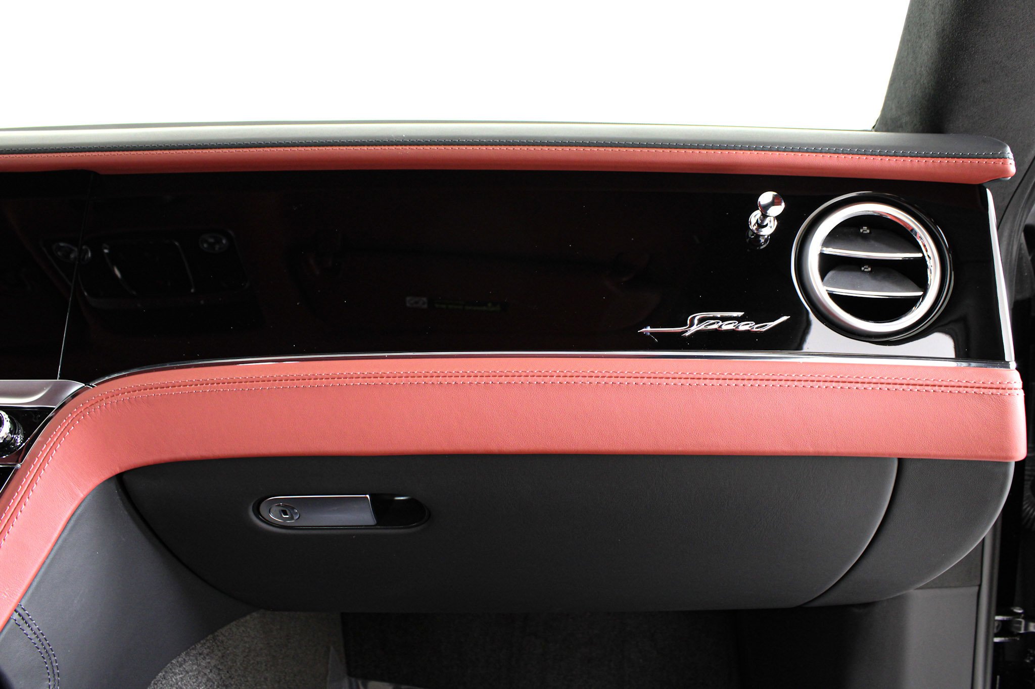 Used 2024 Black Bentley  image 37