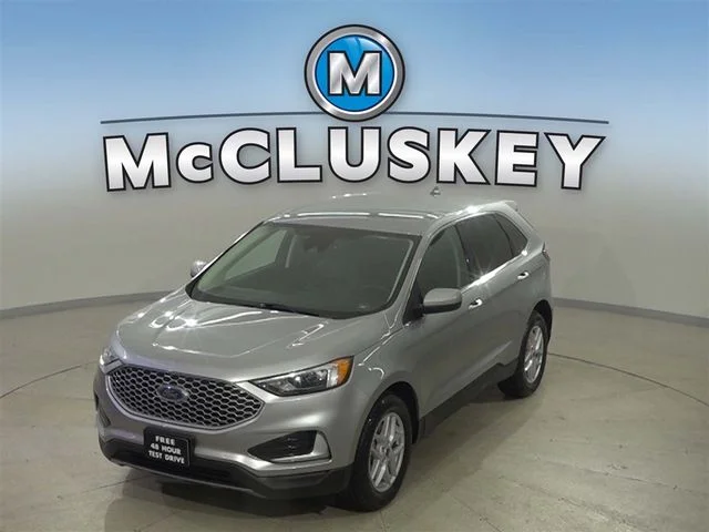 Used 2024 Silver Ford SEL image 5