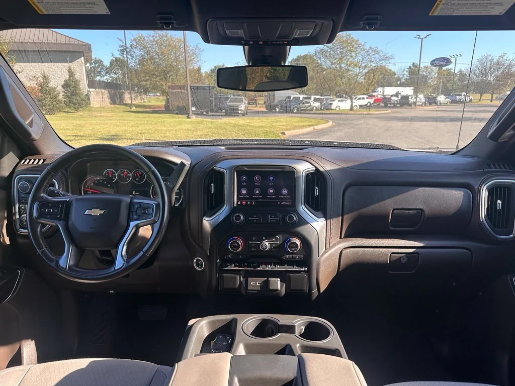 Used 2021 Blue Metallic Chevrolet LT image 3