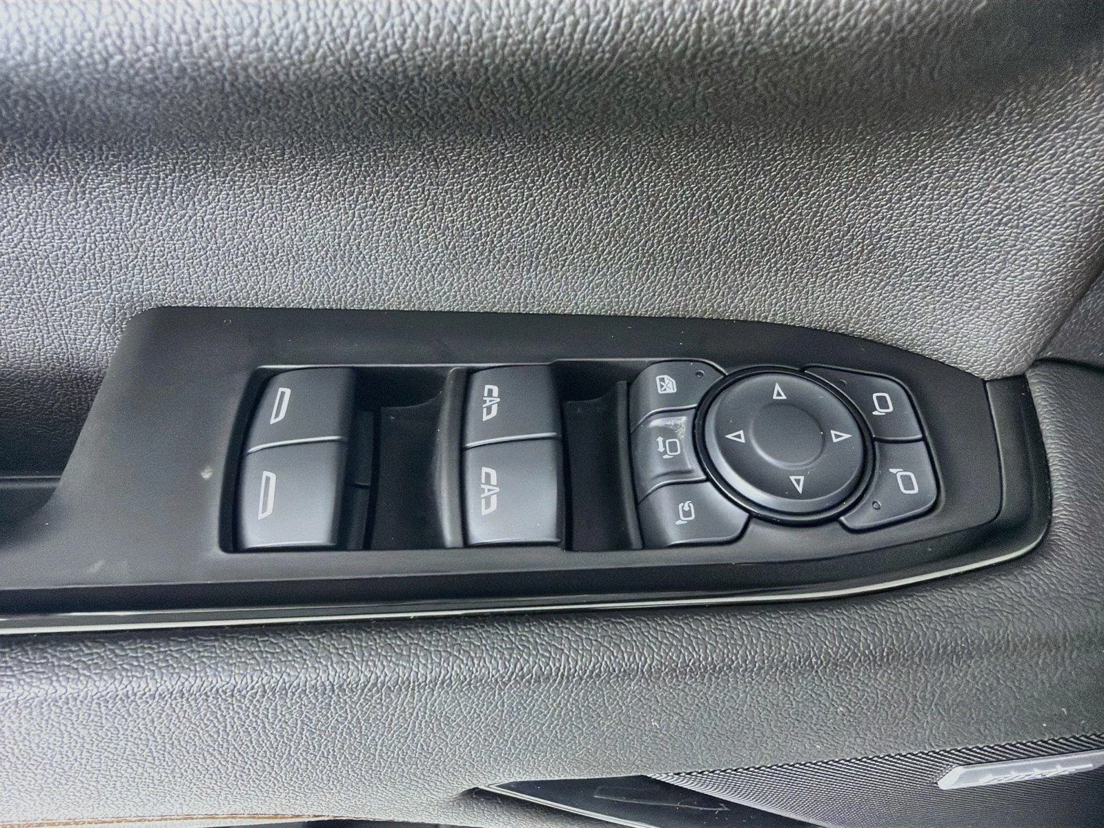 Used 2024 Summit White GMC AT4 image 9