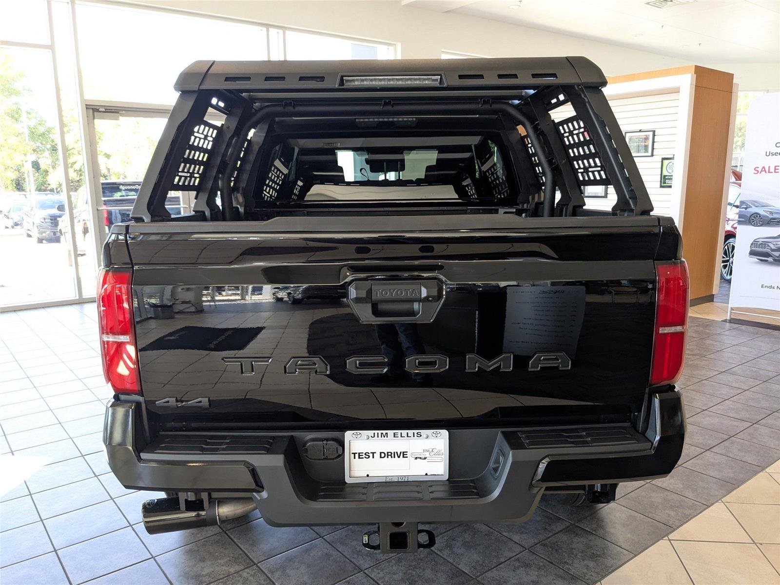 2025 Toyota Tacoma SR5 - Photo 22