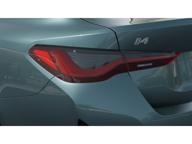 New 2026 Cape York Green Metallic BMW eDrive40 image 8
