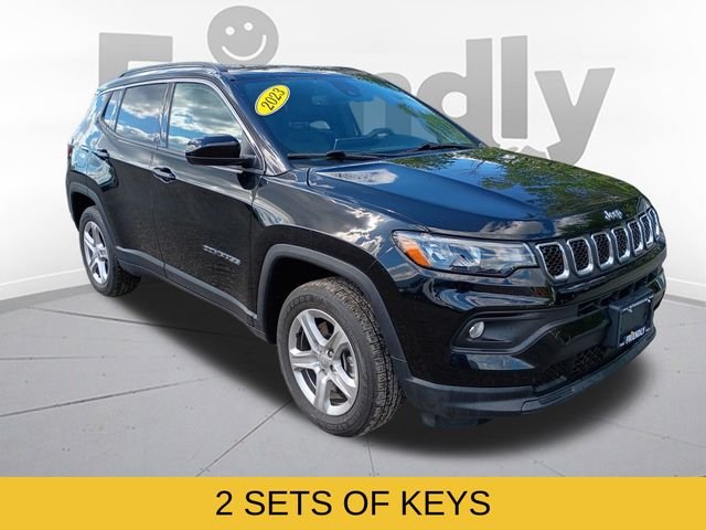 Used 2023 Black Jeep Latitude image 5