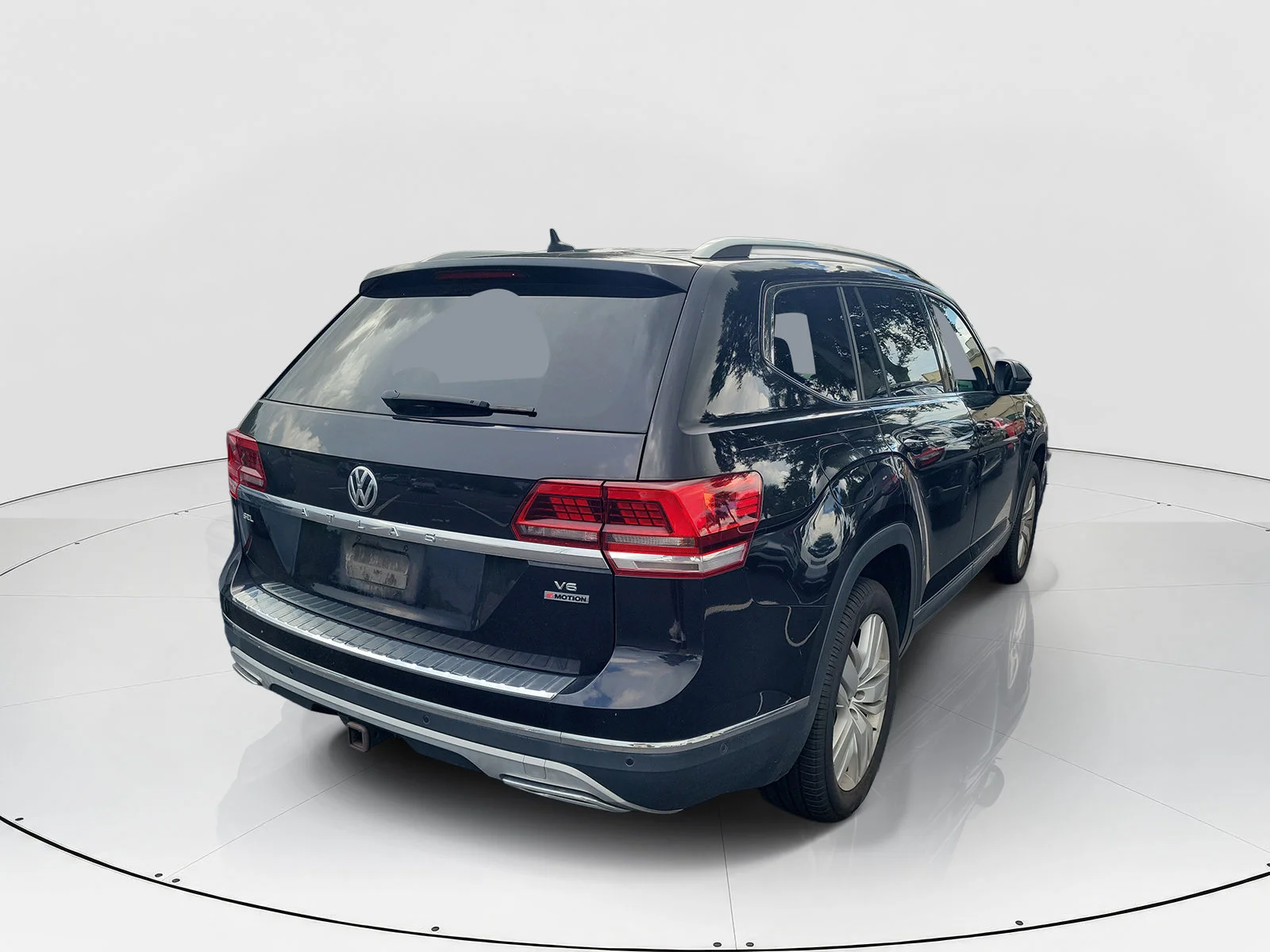 Used 2019  Volkswagen SEL Premium image 5