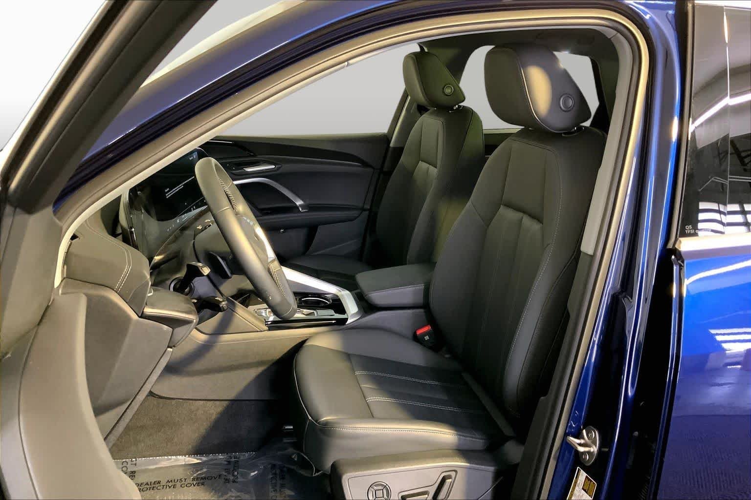 Used 2025 Navarra Blue Metallic Audi Premium image 9