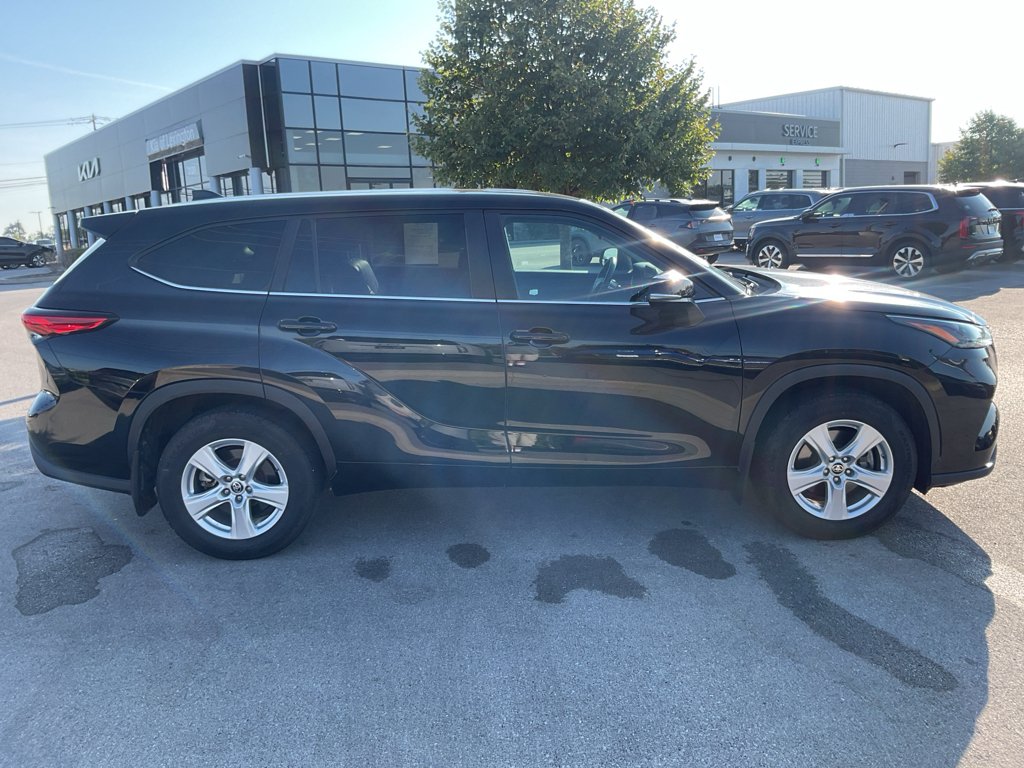 Used 2023 Midnight Black Metallic Toyota L image 10