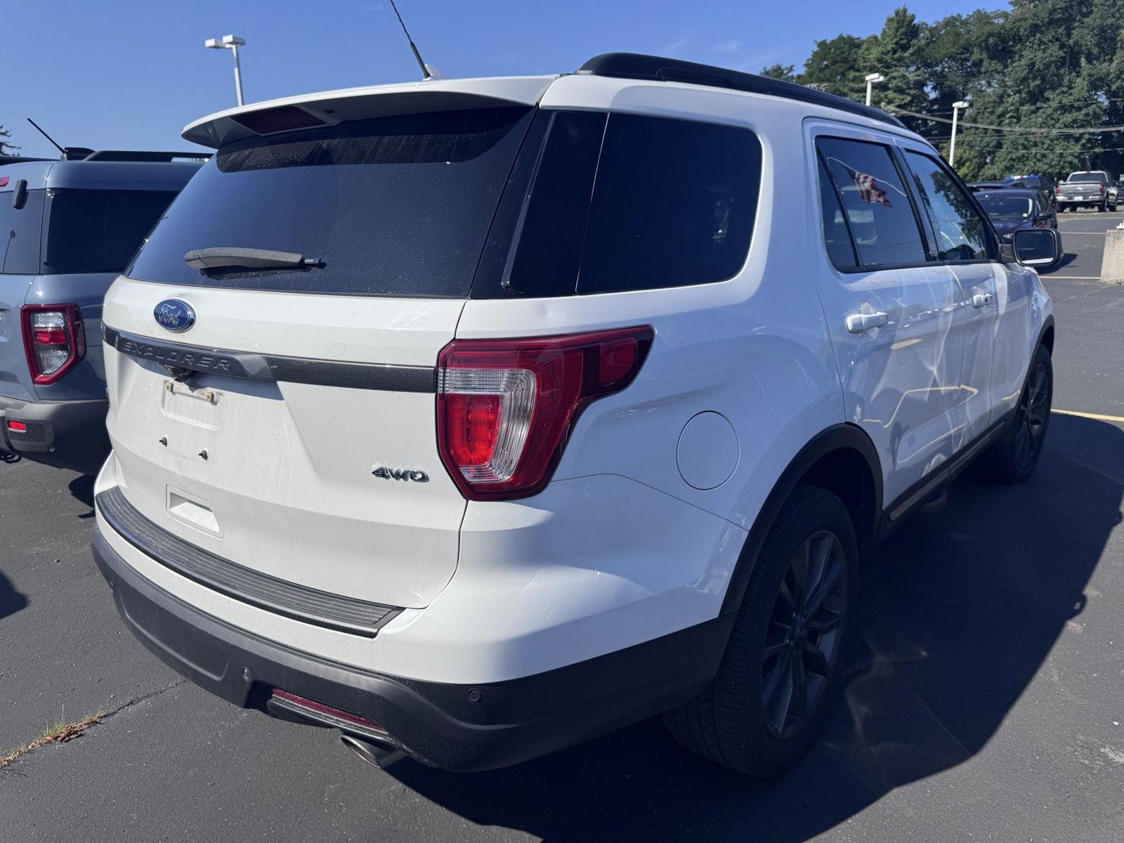 Used 2019 Oxford White Ford XLT image 3