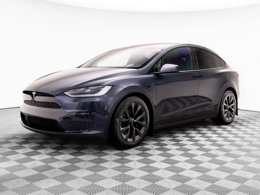 2024 Tesla Model X Long Range's photo