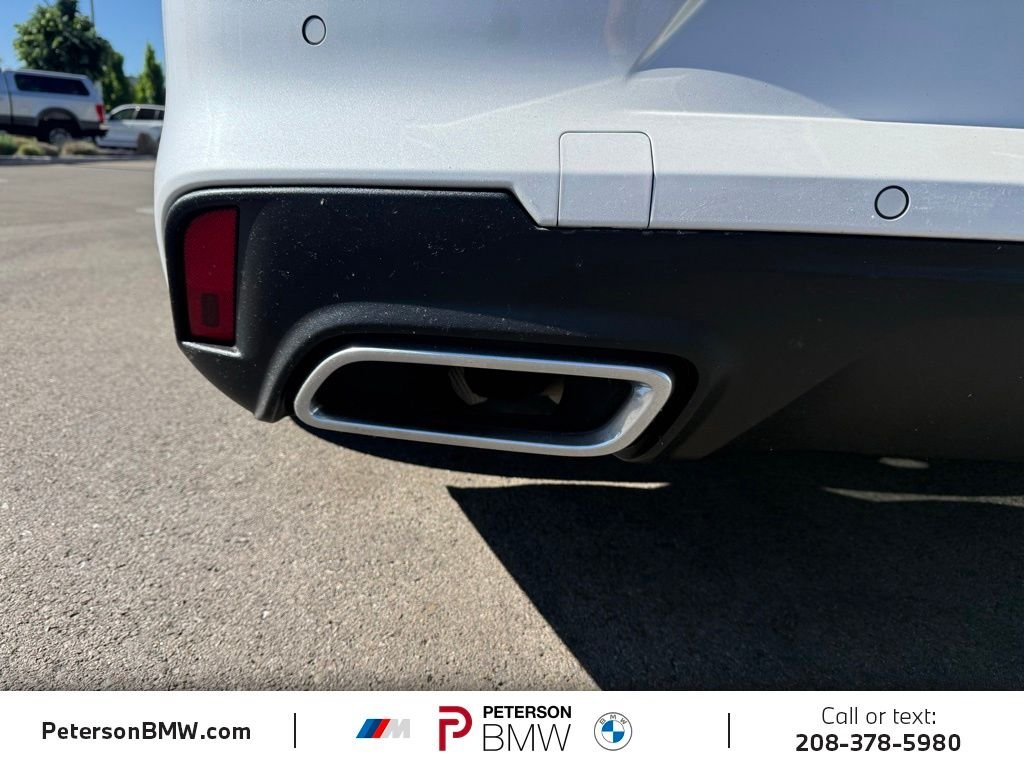 Used 2021 White Cadillac Premium Luxury image 11