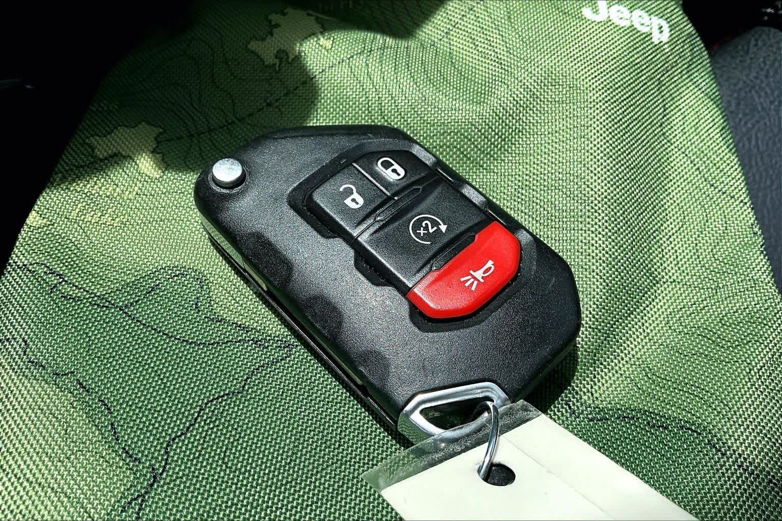 Used 2020 Bright White Clearcoat Jeep Rubicon image 15