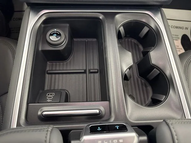 New 2026 Star White Metallic Tri-Coat Ford Active image 17