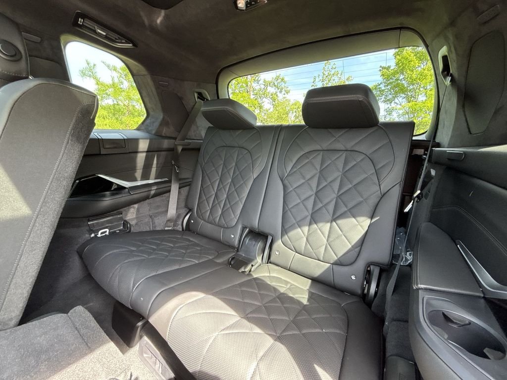 New 2027 Alpine White BMW xDrive40i image 27