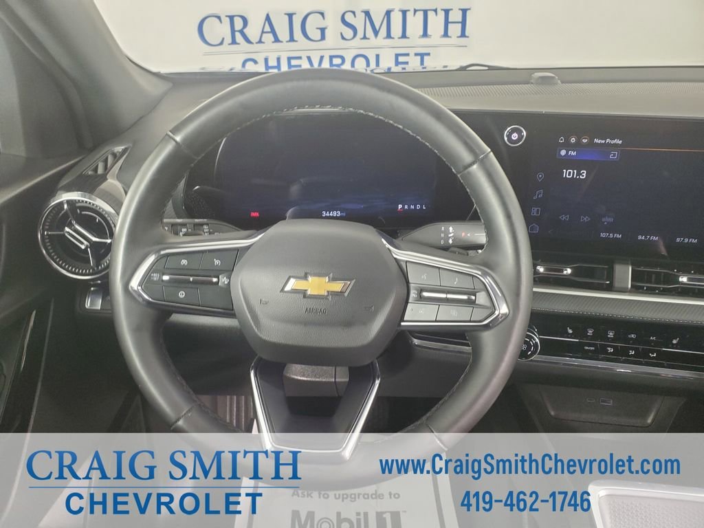Used 2025 Mosaic Black Metallic Chevrolet LT image 16