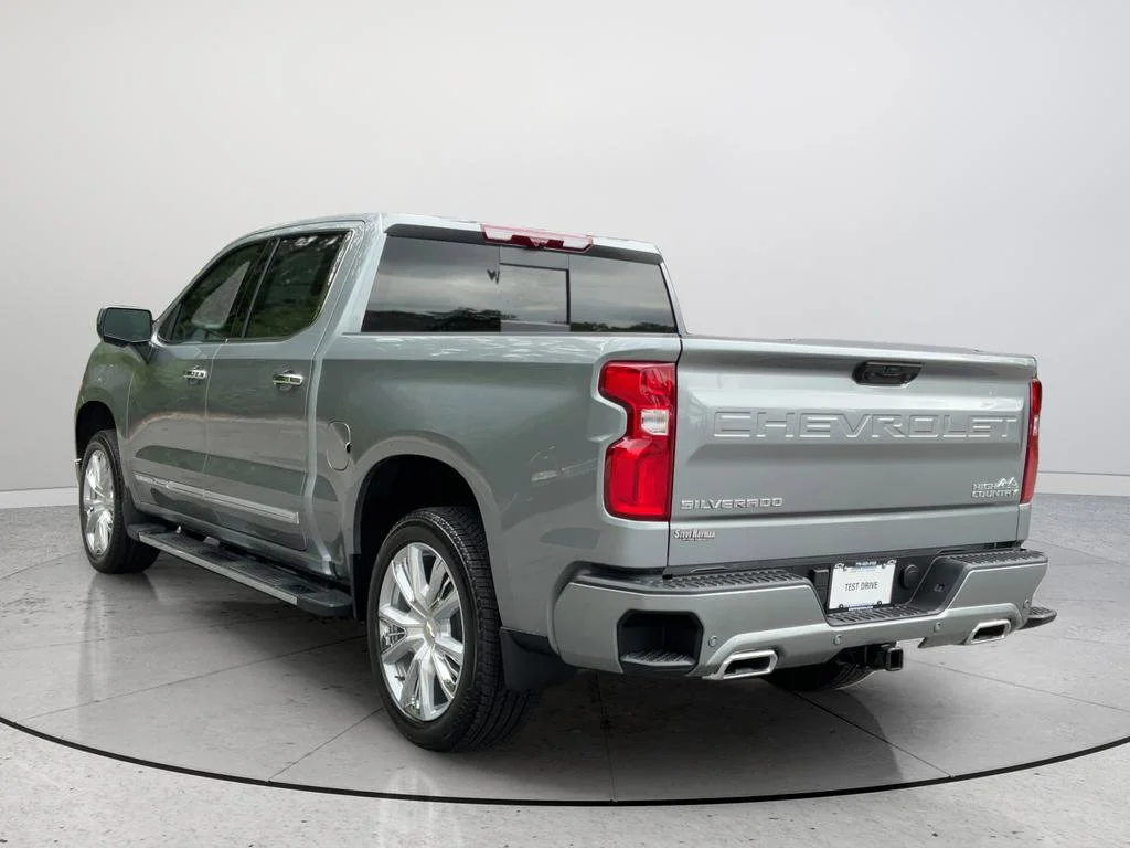 New 2026 Chevrolet Silverado 1500 High Country 4D Crew Cab