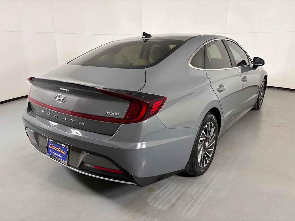 Used 2022 Gray Hyundai SEL image 8