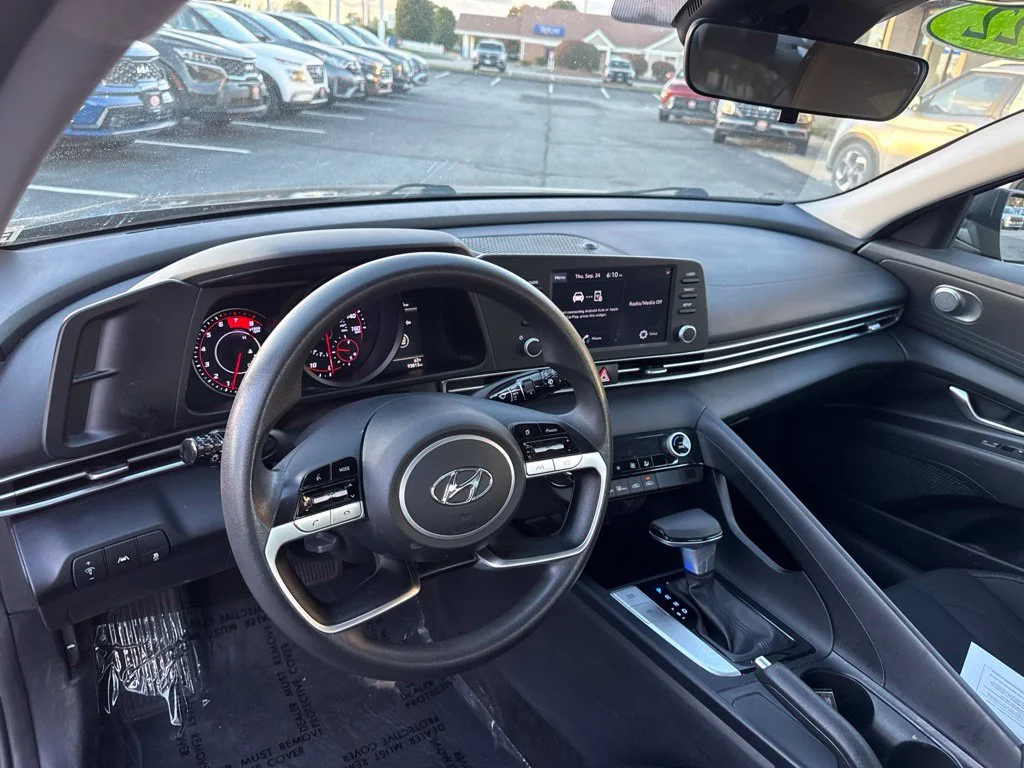 Used 2022 Gray Hyundai SEL image 14