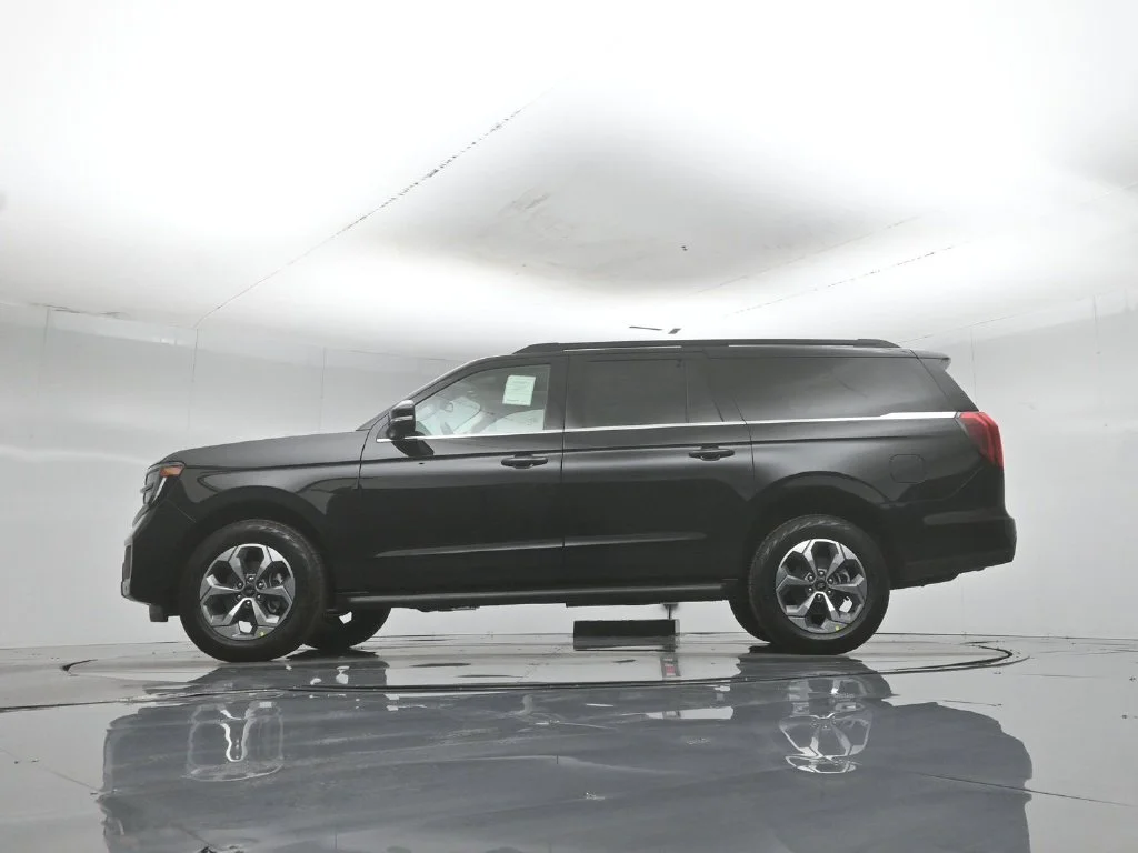 New 2027 Agate Black Metallic Ford Active image 7