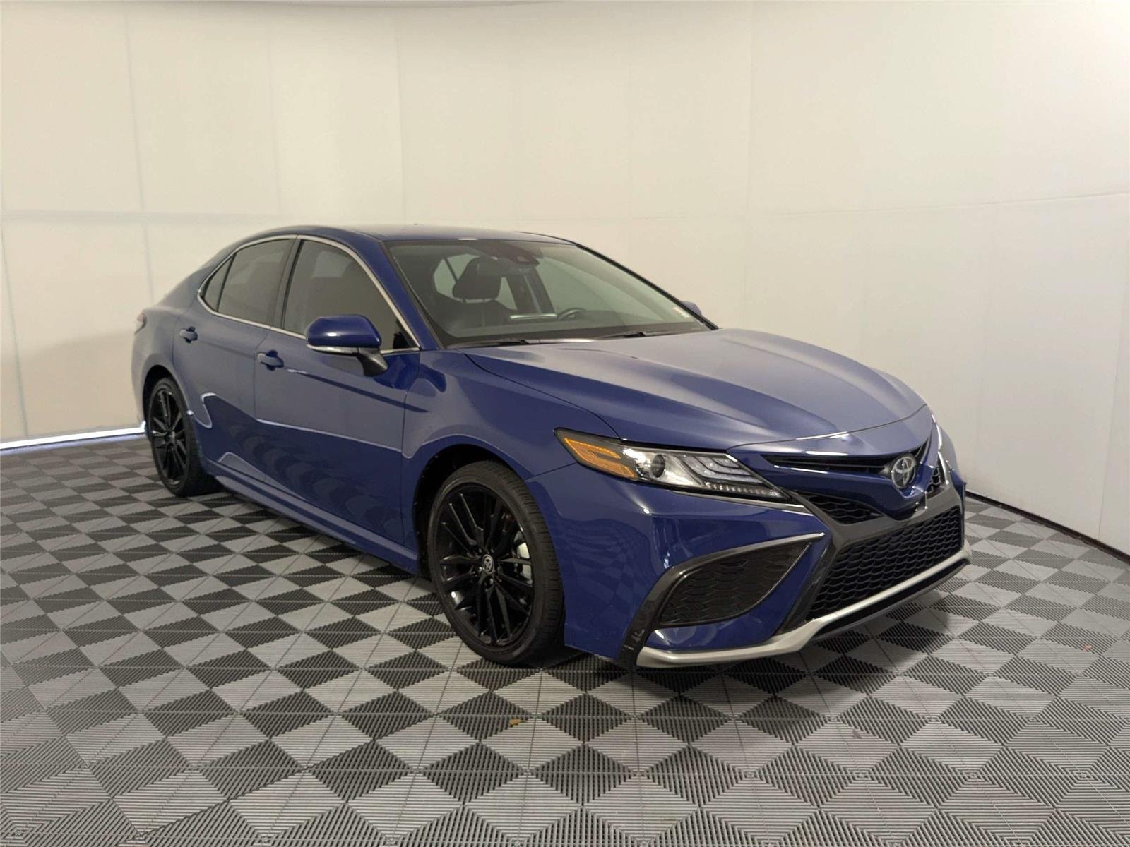 Used 2023 Reservoir Blue Toyota XSE image 4