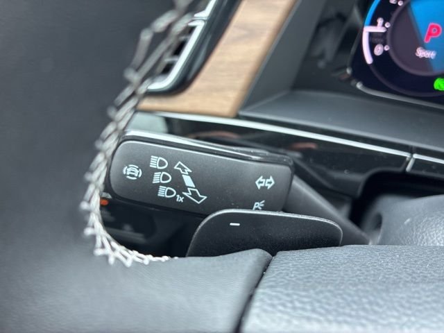 New 2026 Silver Mist Volkswagen 2.0T SE w/Technology image 13