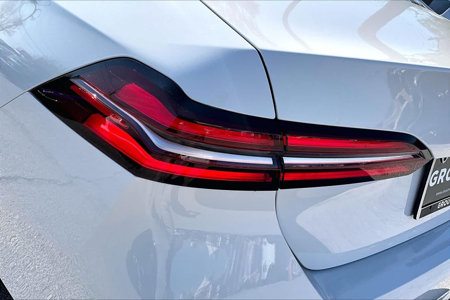 Used 2026 Alpine White BMW 530i image 27