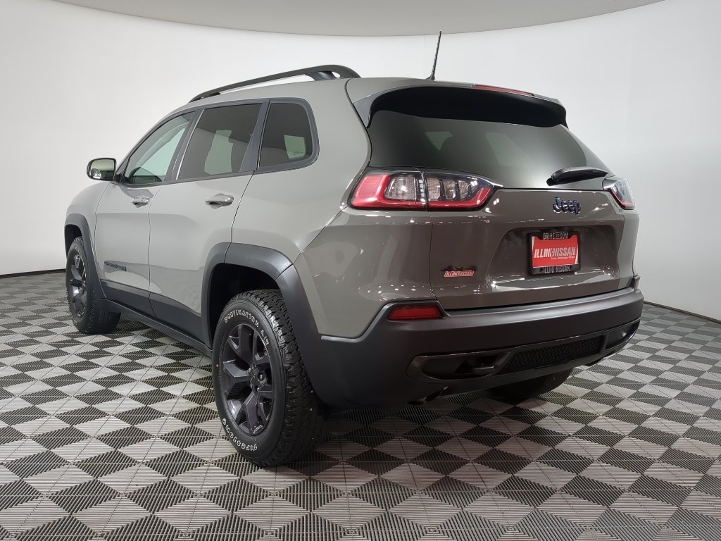 Used 2019 Sting-Gray Clearcoat Jeep Upland image 8