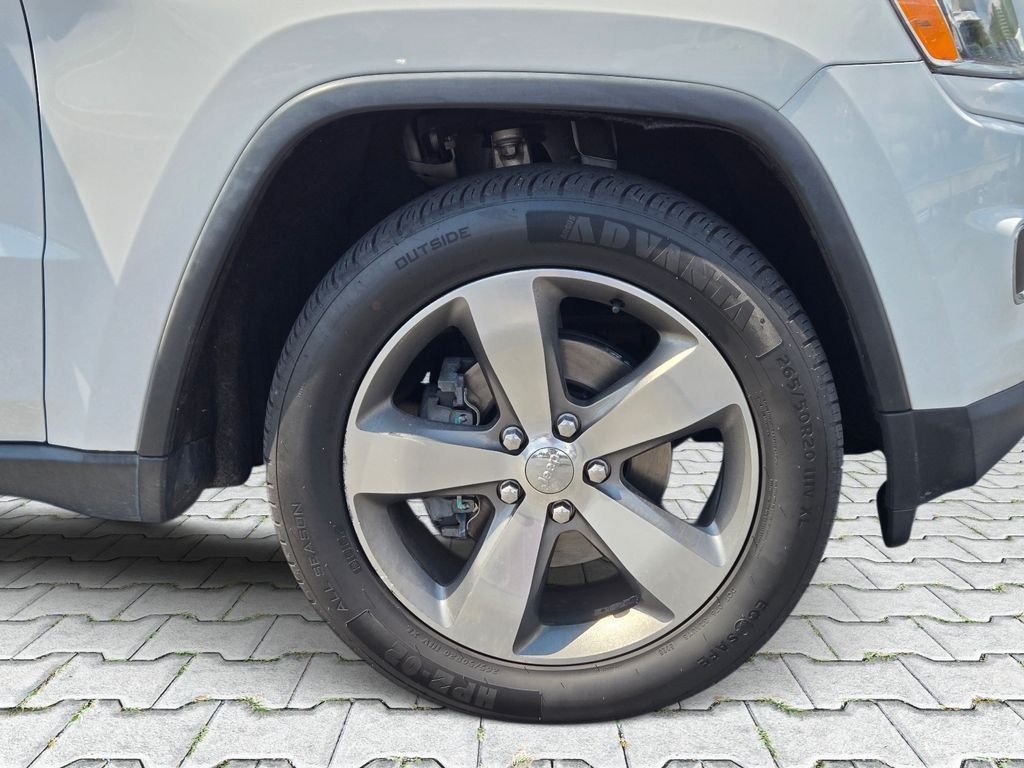 Used 2016 White Jeep Limited image 3