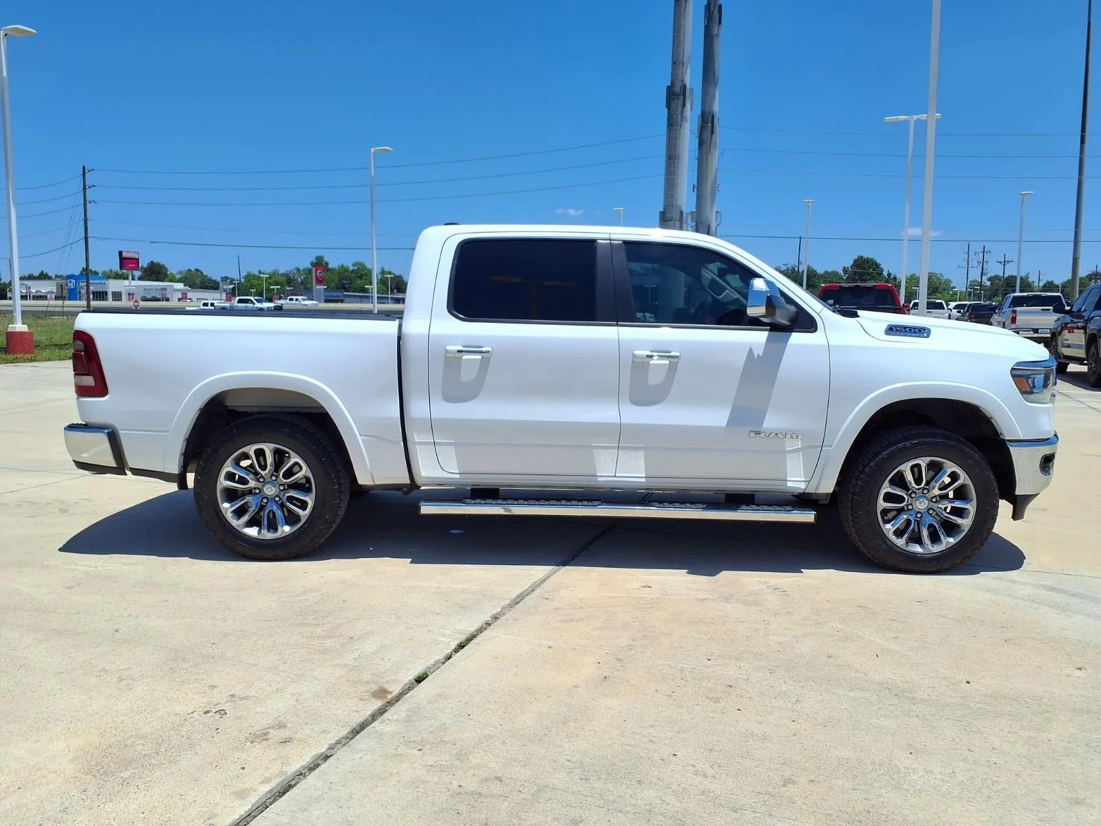 Used 2022 White Ram Laramie image 5