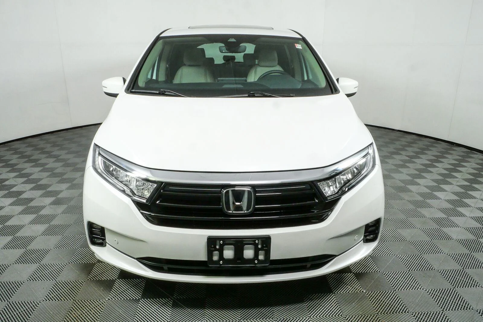 Used 2024 Platinum White Pearl Honda Touring image 27