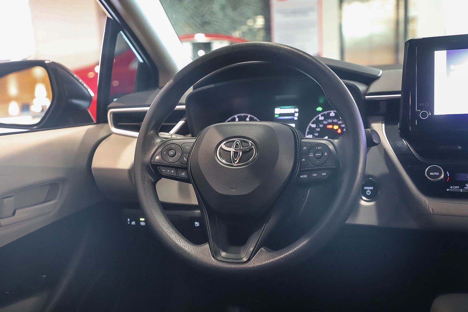 Certified Used 2025  Toyota LE image 13