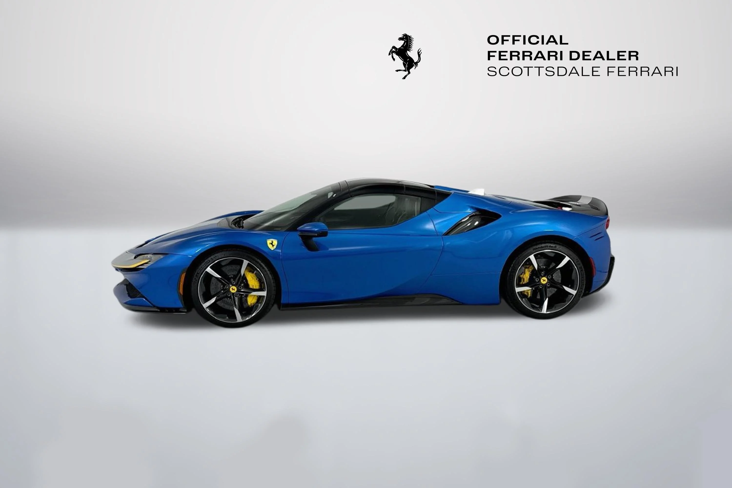 Used 2022 Blu Corsa Ferrari  image 16