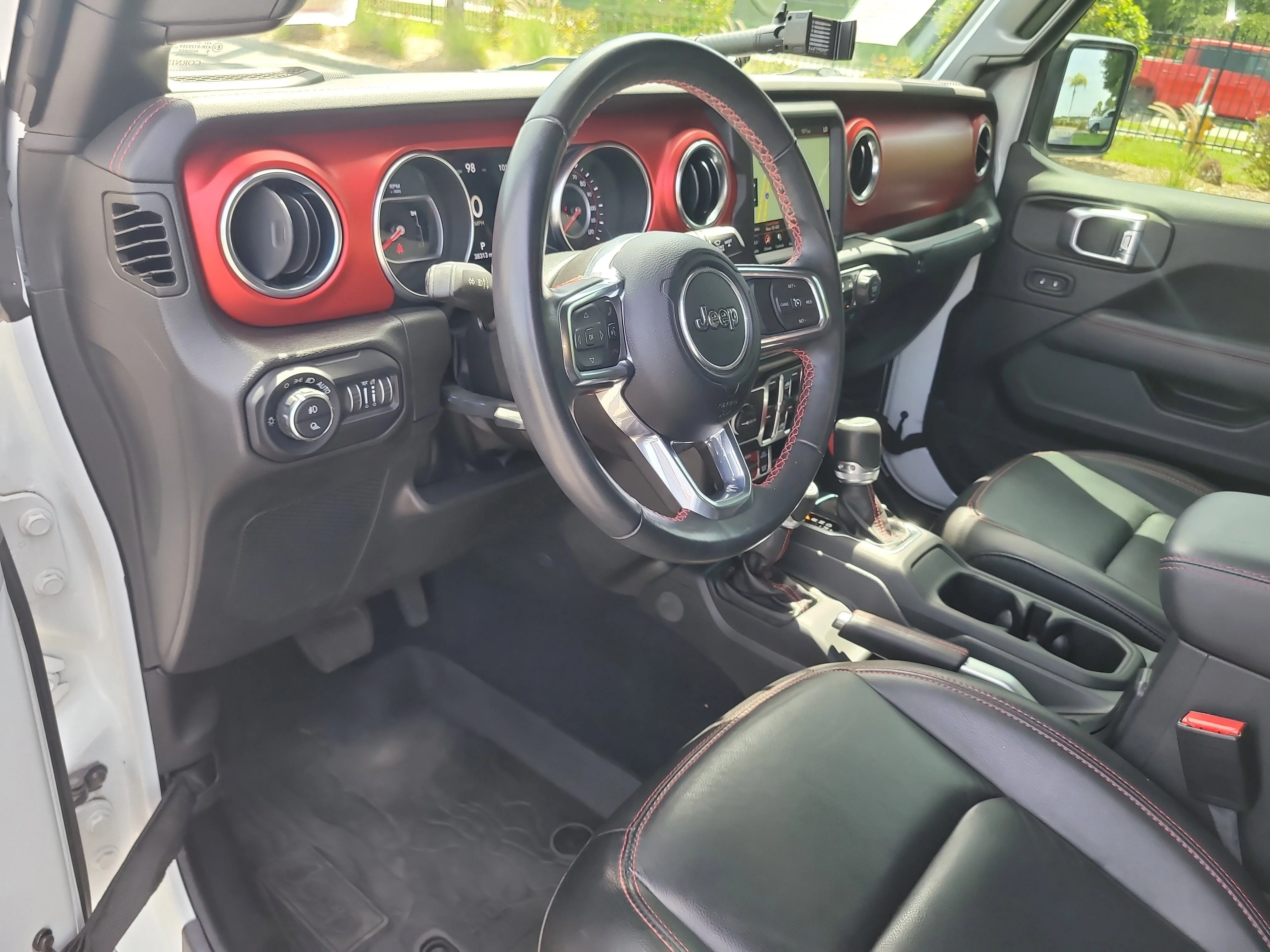 Used 2022 Bright White Clearcoat Jeep Rubicon image 18
