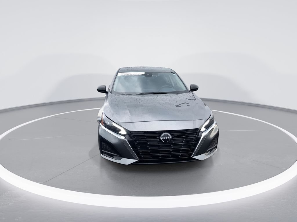 Used 2024 Gray Nissan 2.5 SV image 3
