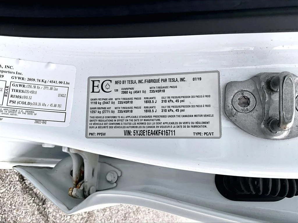 Used 2019 White Tesla Standard Range Plus image 35