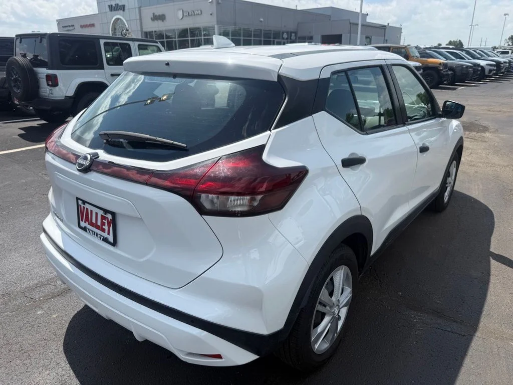 Certified Used 2023 White Nissan S image 3