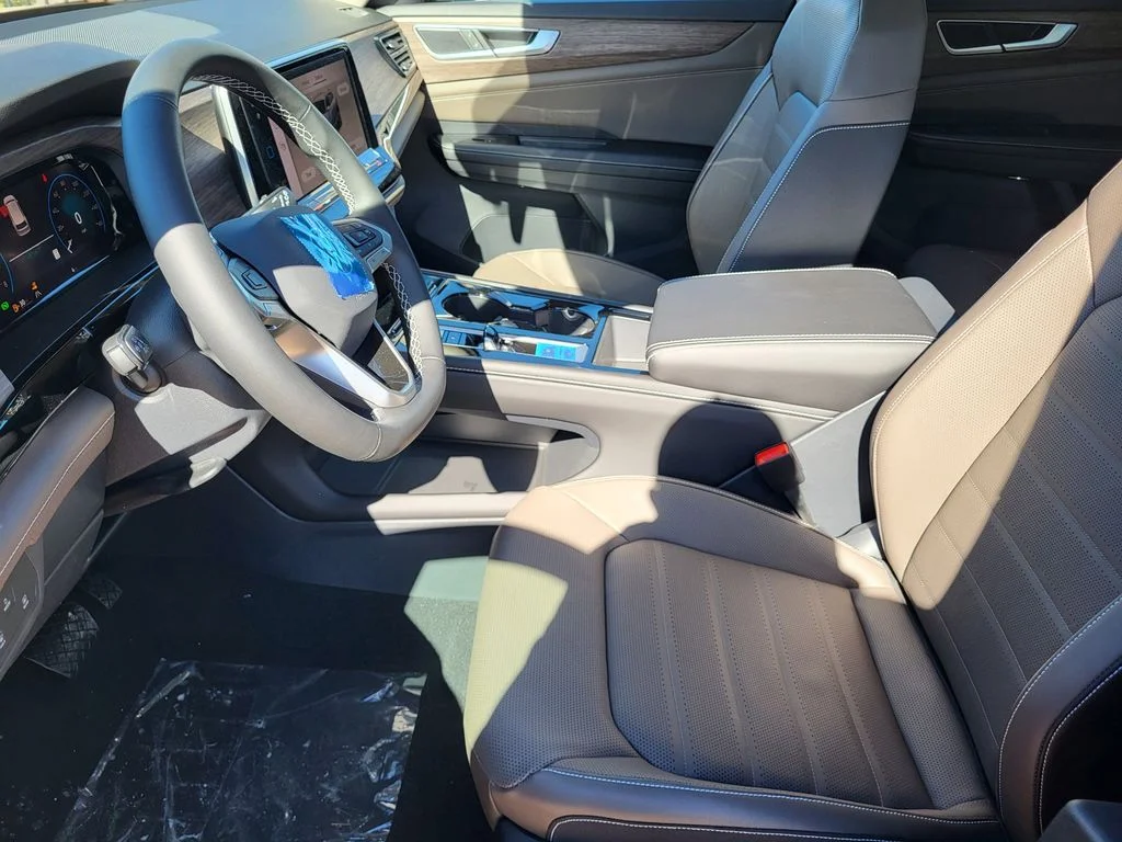 New 2026 Pure Gray Volkswagen 2.0T SEL image 16