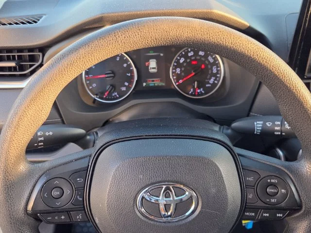 Used 2019 White Toyota LE image 24