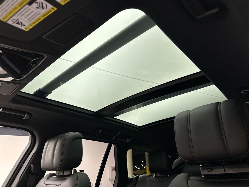 Used 2020  Land Rover HSE image 23