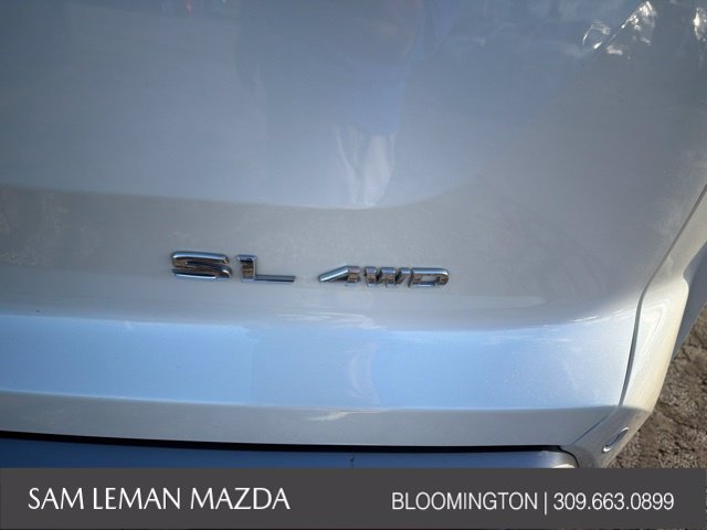 Used 2022 White Nissan SL image 13