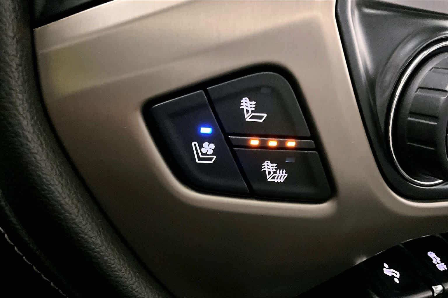 Used 2018 Onyx Black GMC Denali image 31