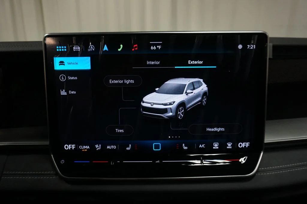 New 2026 Deep Black Volkswagen 2.0T SE image 17