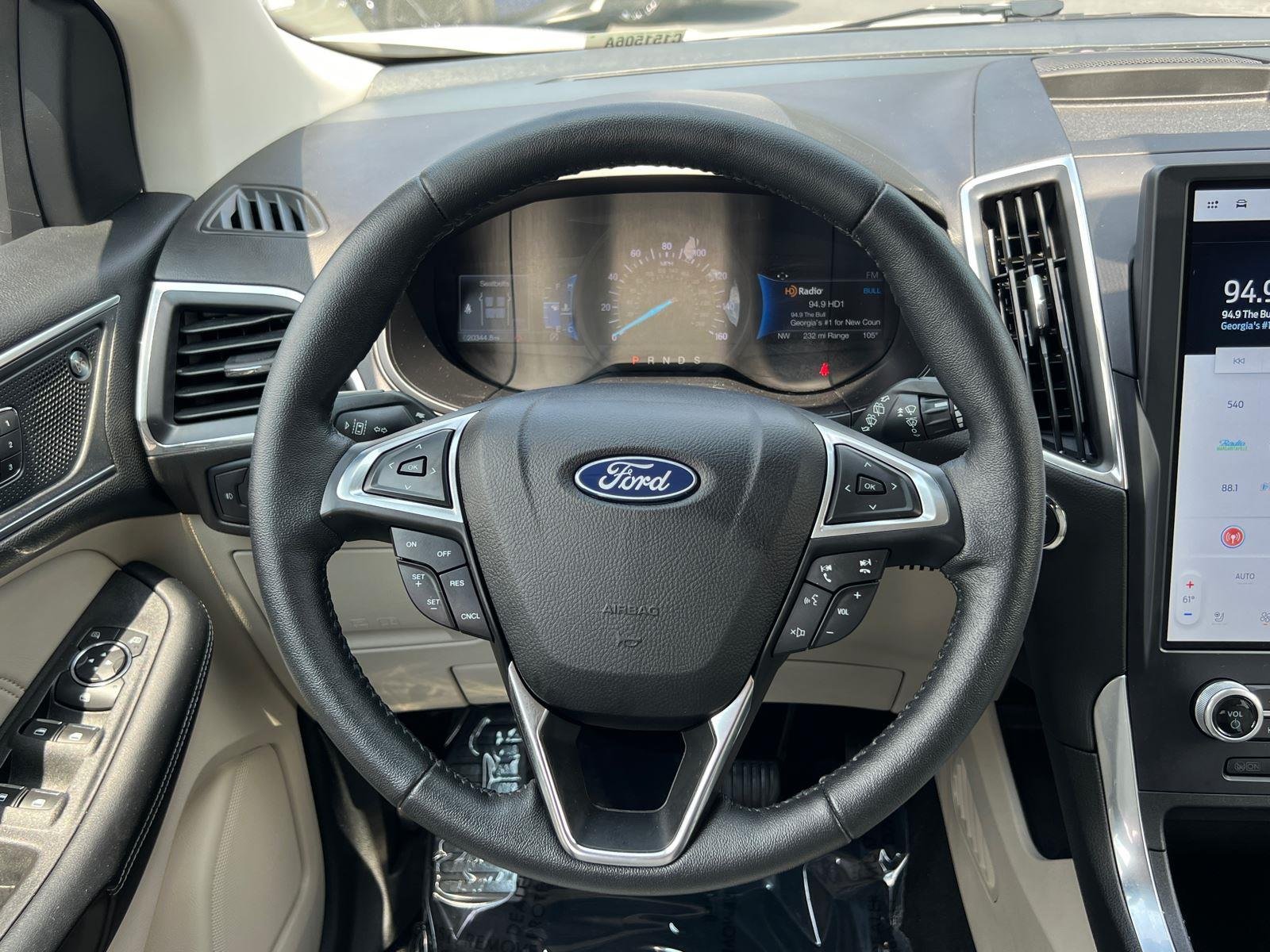 Used 2022 Star White Metallic Tri-Coat Ford Titanium image 24