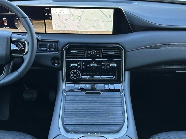 2025 Nissan Armada PRO-4X - Photo 7