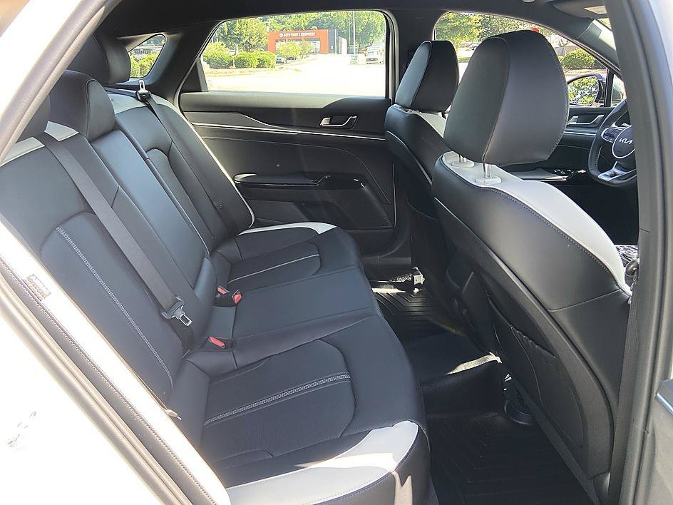 Used 2025 Snow White Pearl Kia GT-Line image 18
