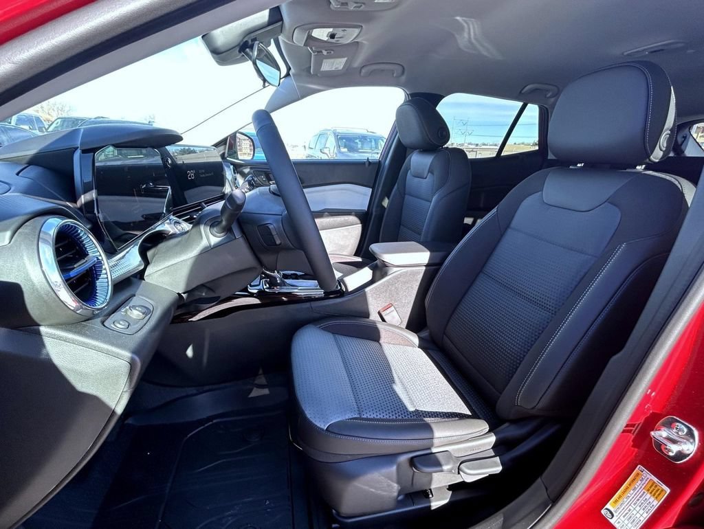 2026 Chevrolet Trax LT - Photo 12